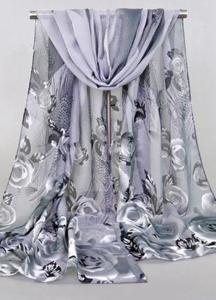Женский шарф с рисунком роз 140 на 48 см серый