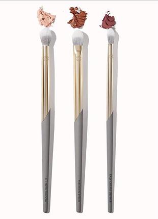 Набір пензлів для макіяжу complex culture beauty all eyes brush trio1 фото