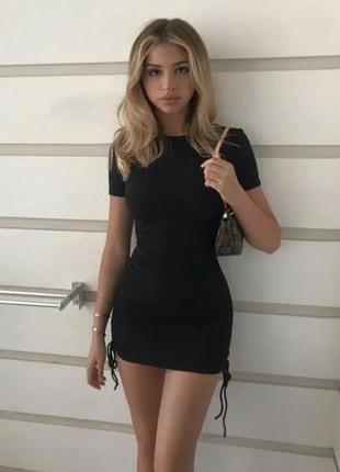 Платье с затяжками