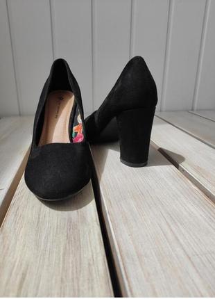 Черные замшевые туфли на каблуке new look7 фото