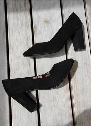 Черные замшевые туфли на каблуке new look2 фото