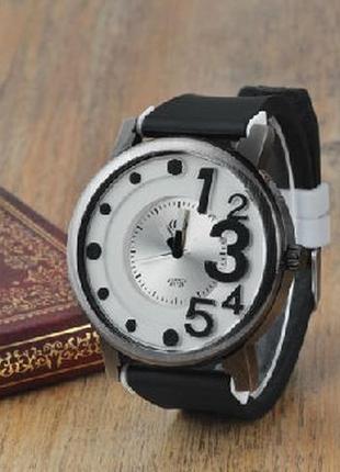 Часы наручные qf number black-white