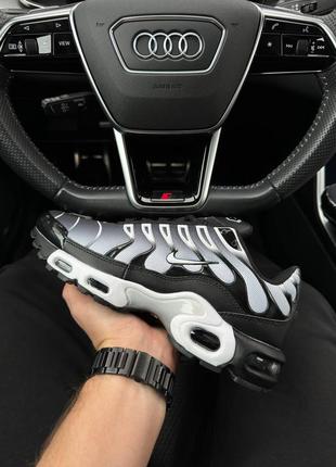 Мужские кроссовки nike air max plus black white gradient2 фото