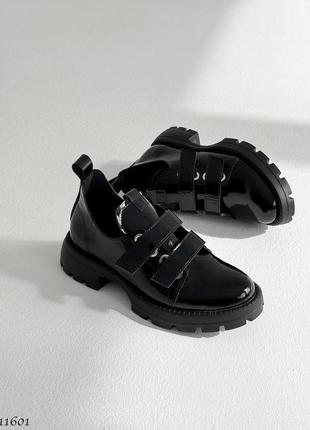 Туфли на липучке черные лакированные3 фото