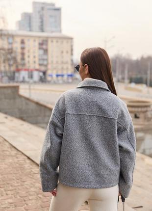 Трендовая женская демисезонная куртка бомбер из шерсти3 фото
