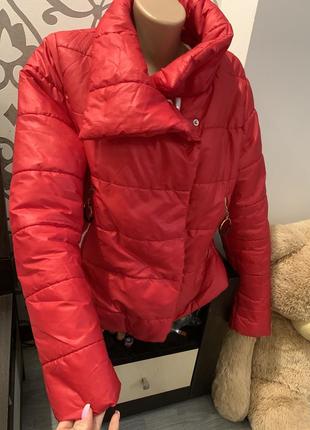 Куртка стеганная демисезон красная3 фото