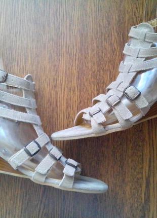 Рр 36-23 см стильны замшевые босоножки от janet d