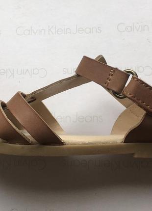 Нові босоніжки 23 р