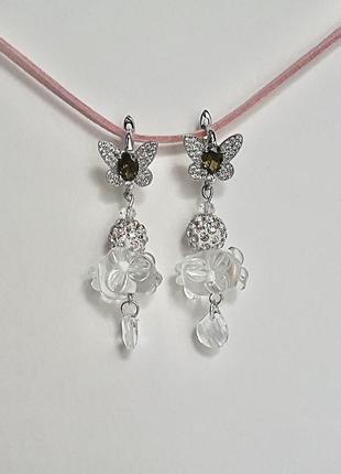 Яскраві сережки-метелики з скляними намистинами1 фото