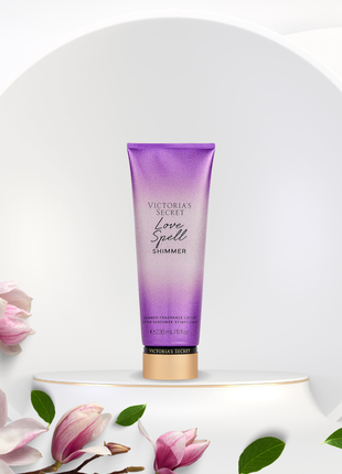 Парфумований лосьйон victoria's secret. love spell shimmer