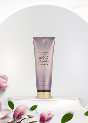 Парфюмированный лосьон victoria's secret. velvet petals shimmer1 фото