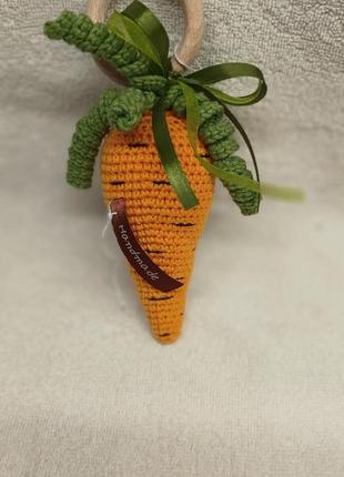 Погремушка  морковка ручной  работы3 фото