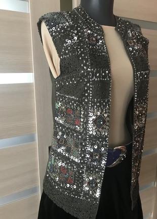 Жилет из бисера zara trafaluc оливково-зеленого цвета , размер xs ремень вінтаж італія в подарунок.
