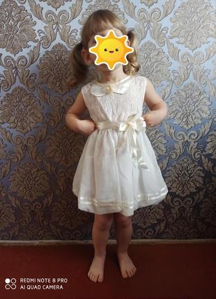 Праздничное летнее платье с гипюром