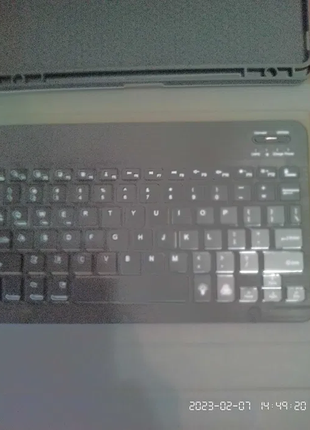10-дюймовая ультратонкая bluetooth-клавиатура с чехлом2 фото