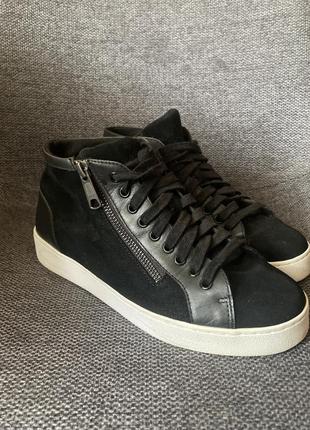 Замшеві снікери vionic