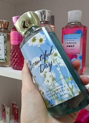 Парфумований гель для душу bath & body works beautiful day shower gel2 фото