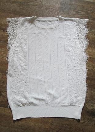 Нарядная футболка с кружевом