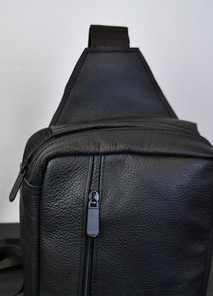 Сумка мужская - кожаная, нагрудная сумка слинг кожаная черная на 3 кармана, мужская сумка на грудь10 фото