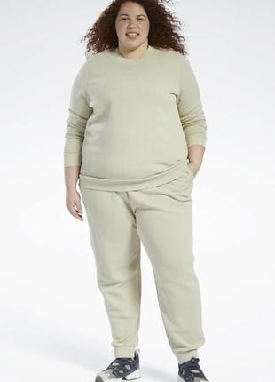 Женские джоггеры reebok classics natural dye joggers (plus size)