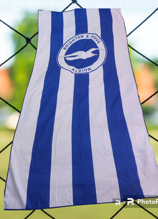 Большое полотенце микрофибра с символикой fc brighton&hove albion1 фото