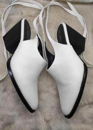 Кожаные белые туфли ботинки мюли на завязках средний блочный каблук5 фото