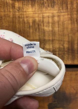 Детские пинетки в цветочный принт mothercare (мазеркеа 16рр 10.5см идеал оригинал разноцветные)3 фото