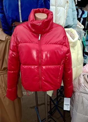 Стильна весняна куртка оверсайз пуфер укорочена демісезонна3 фото