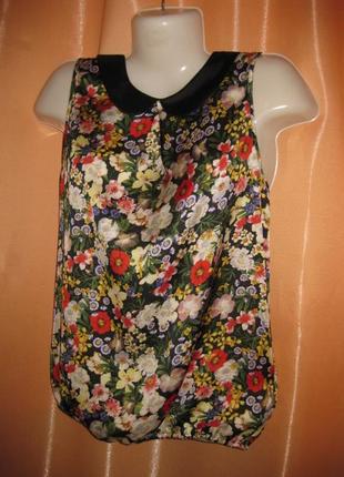 Легкая шикарная блузка безрукавка с воротничком закрытая черная гладкая приятная под шелк с резинкой