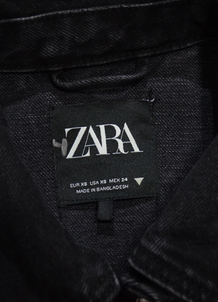 Zara черная базовая джинсовка с потертостями идеальное состояние р. xs8 фото