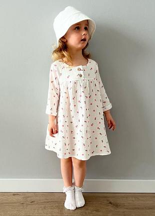 Дитяче платтячко з квітковим принтом