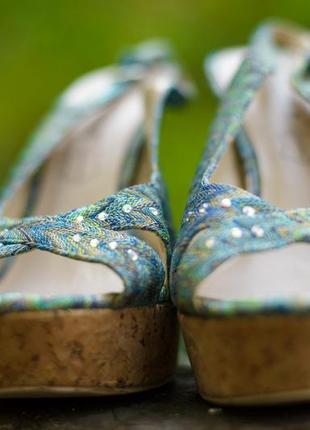 Босоніжкі сандалії сандалі на коричневій платформі пробці