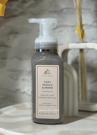 Мыло-пенка для рук bath and body works cozy almond vanilla