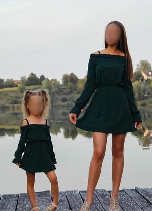 Изумрудные платья мама-дочь,family look,бутылка,зелёное платье,смарагд1 фото