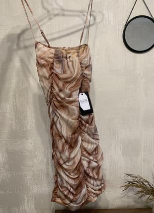 Платье с драпировкой со сборками бежевое эстетическое мини платье сексуальное8 фото