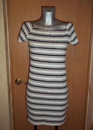Платье в полоску с открытыми плечами3 фото