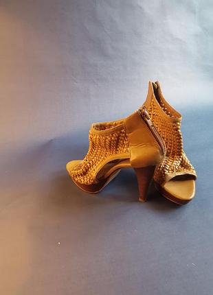 Модные босоножки сеткою gorqeous3 фото
