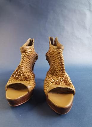 Модные босоножки сеткою gorqeous6 фото