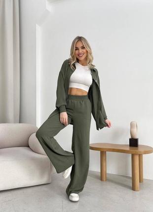 Стильний легкий літній брючний прогулянковий костюм жіночий однотонний двійка штани з сорочкою тканина креп жатка7 фото