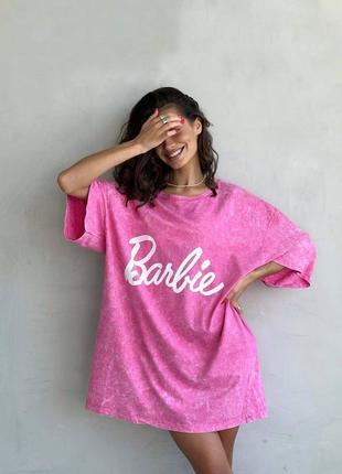 Женская яркая розовая футболка оверсайз барби