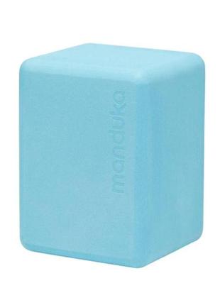 Мініблок для йоги manduka travel yoga block aqua 10x11.5x15 см блакитний