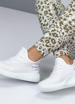 Оригінальні кросівки під бренд в світлому білому кольорі, текстильна модель, літні 36,37,39,40,41,388 фото