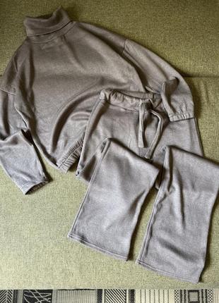 Теплый коричневый костюм двойка прямые брюки+свитер на резинке с хомутом