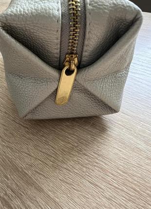 Косметичка. дно 14см. ширина 8см.