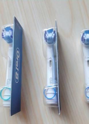 Насадка на зубную щетку oral-b 3 штуки при 500 грн2 фото