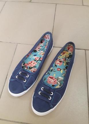 Мокасини