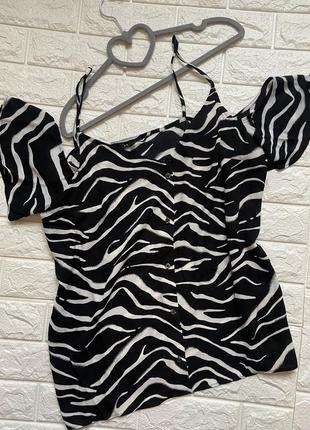 Футболка блуза принт зебра с открытыми плечами размер хл