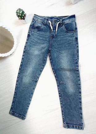 Джинсы для девочки на шнуровке.