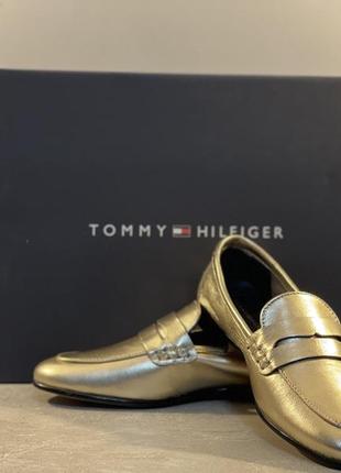 Кожаные мокасины tommy hilfiger essential golden loafer женские цвет золотой на плоском ходу fw0fw02 фото