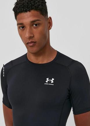 Нова футболка under armour